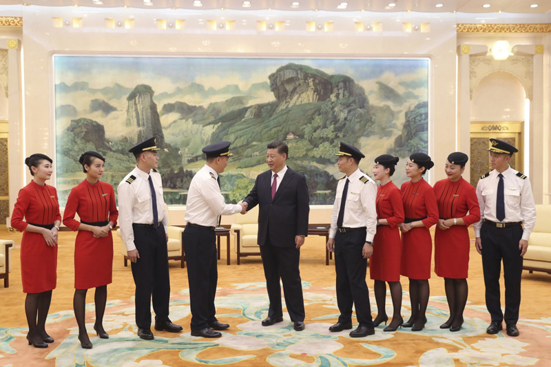 習(xí)近平在會(huì)見四川航空“中國(guó)民航英雄機(jī)組”全體成員時(shí)強(qiáng)調(diào) 學(xué)習(xí)(圖1)