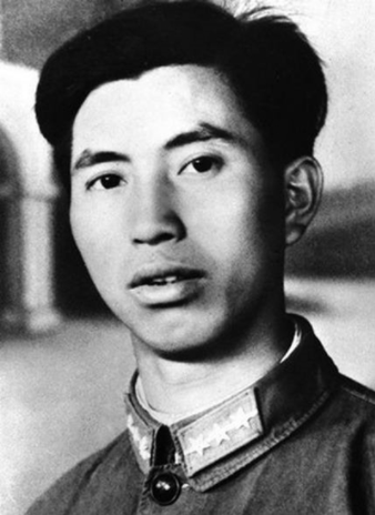 【HEF黨建小課堂100講】第五十三講：被塑造的“完美軍人”？他舍身推開驚馬救下500多人！(圖7)