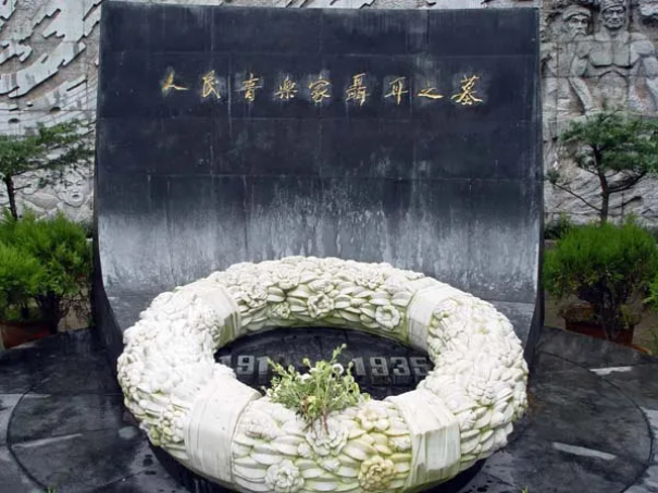 【HEF黨建小課堂100講】第六十九講：中國最振奮的聲音！是他用一把二手小提琴創作出來的……(圖16)
