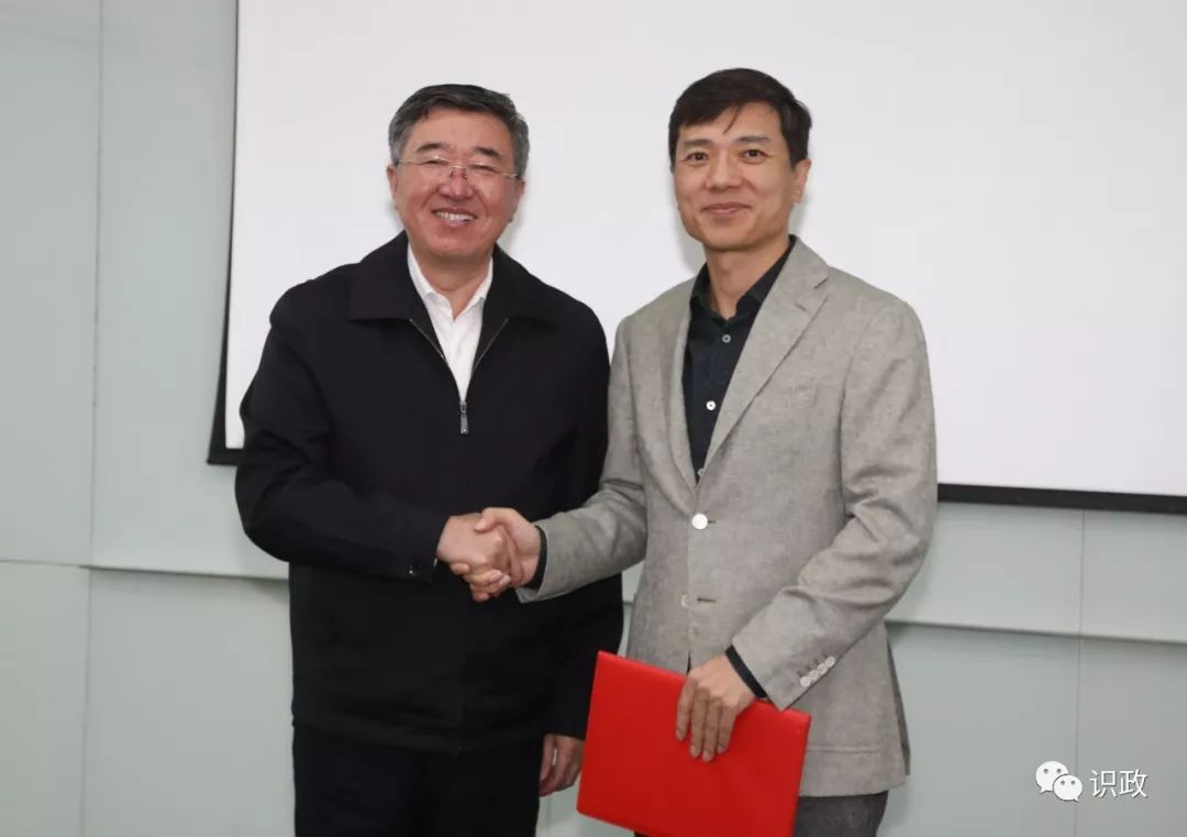 蔡奇走訪調研阿里巴巴、百度,服務企業有了量身定制“服務包”(圖5) 蔡奇走訪調研阿里巴巴、百度,服務企業有了量身定制“服務包”(圖5)